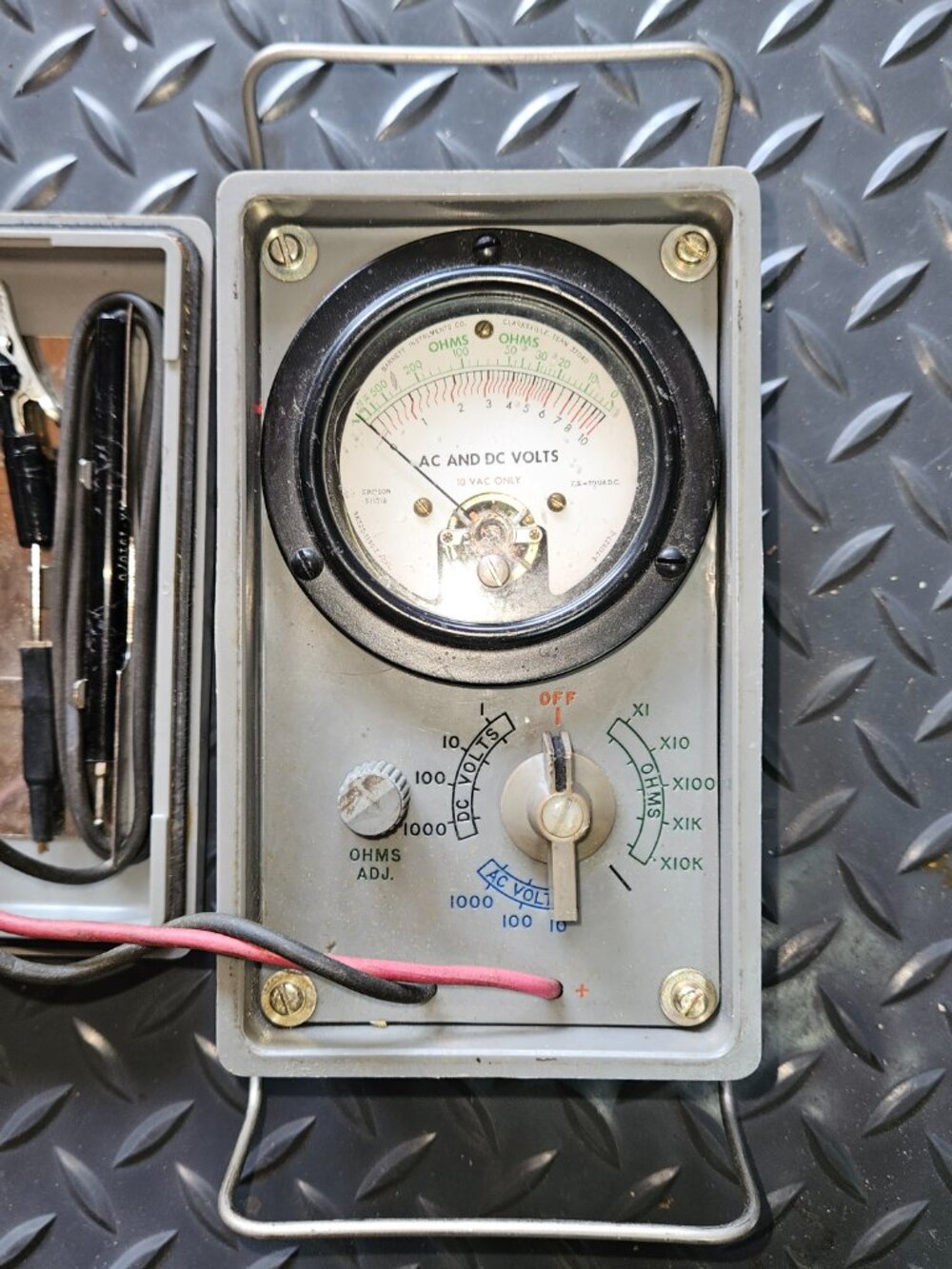 Vintage U.S. Military Multimeter – AN/URM-105C  -V.O.M UNTESTED  {#827-1} - Picture 2 of 9